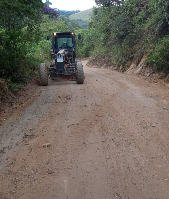 ESTRADAS RURAIS: PREFEITURA DE RESENDE SEGUE TRABALHO DE MANUTENÇÃO DAS VIAS PRINCIPAIS 