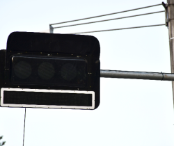PREFEITURA DE RESENDE INSTALA NOVOS SEMÁFOROS NA VILA JULIETA