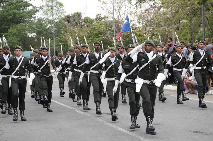 RESENDE REALIZA DESFILE CÍVICO EM COMEMORAÇÃO À INDEPENDÊNCIA DO BRASIL 