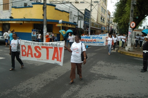 Combate à Violência contra a Mulher: Prefeitura promove caminhada nos bairros