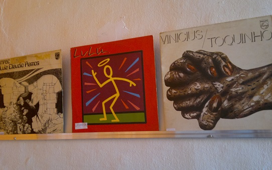 Exposição 'Arte na Capa – Design em 33 RPM' segue aberta até 30 de maio