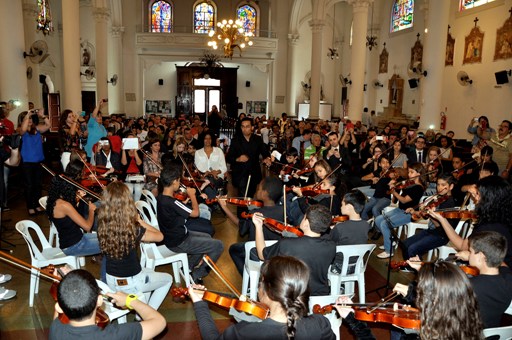 Alunos do projeto 'A Música Venceu' se apresentam no Espaço Z