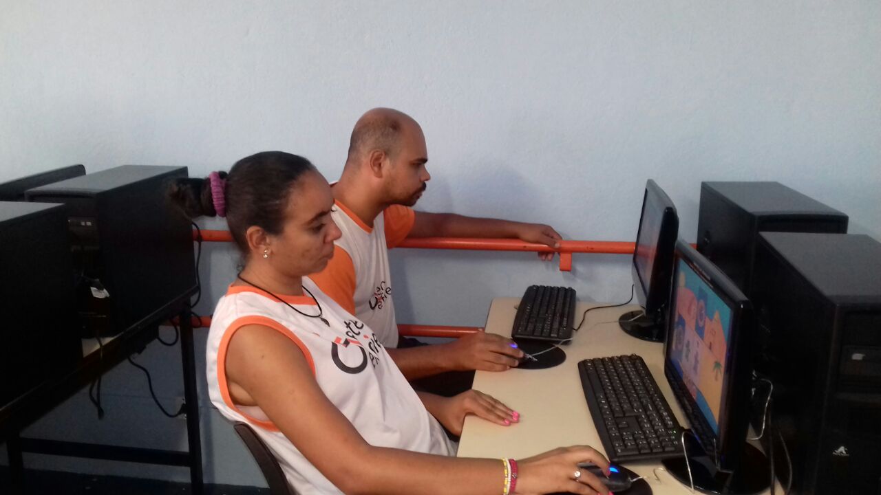 Programa Gente Eficiente ganha sala de informática
