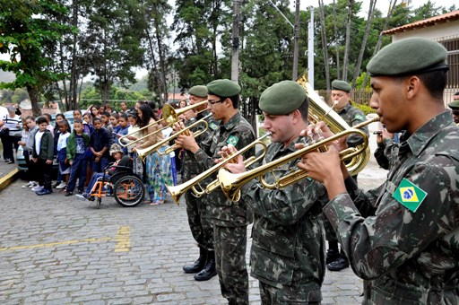 Ato cívico marca elevação da vila de Resende à cidade