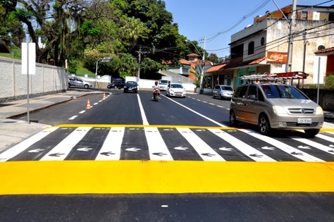 Prefeitura conclui asfaltamento da Avenida Gustavo Jardim