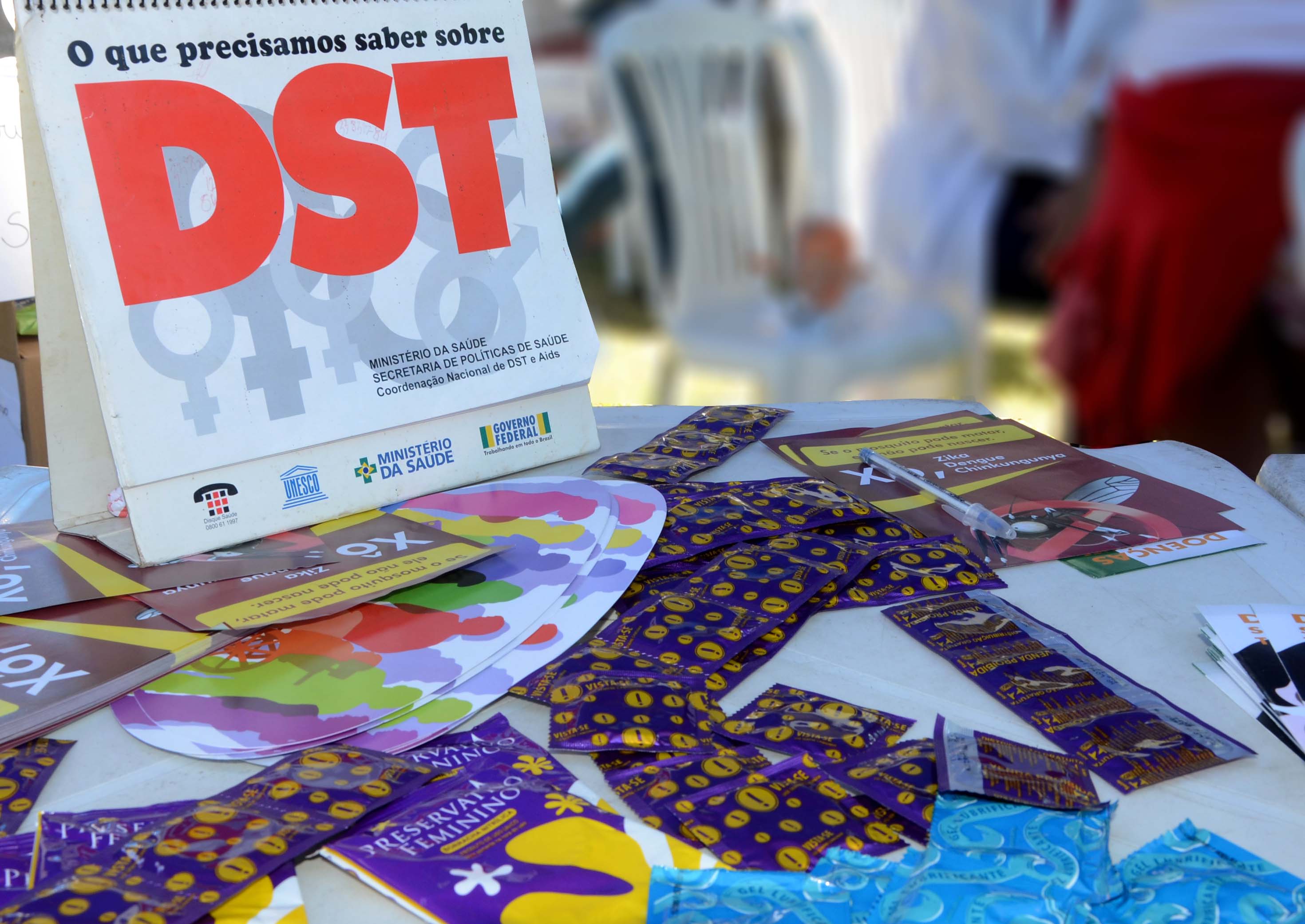 CAMPANHA EDUCATIVA E TESTE RÁPIDO MARCAM DIA DE LUTA CONTRA A AIDS EM RESENDE