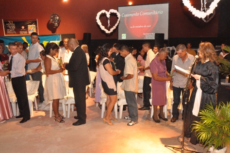 Casamento Comunitário beneficia 58 casais de Resende 