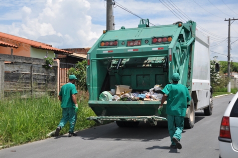 Prefeitura multa empresa de coleta de lixo por despejar chorume de forma irregular 