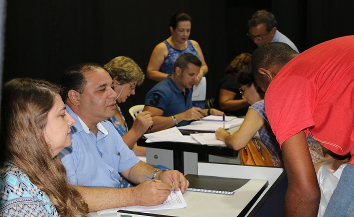 Prefeitura convoca concursados para Saúde e Educação