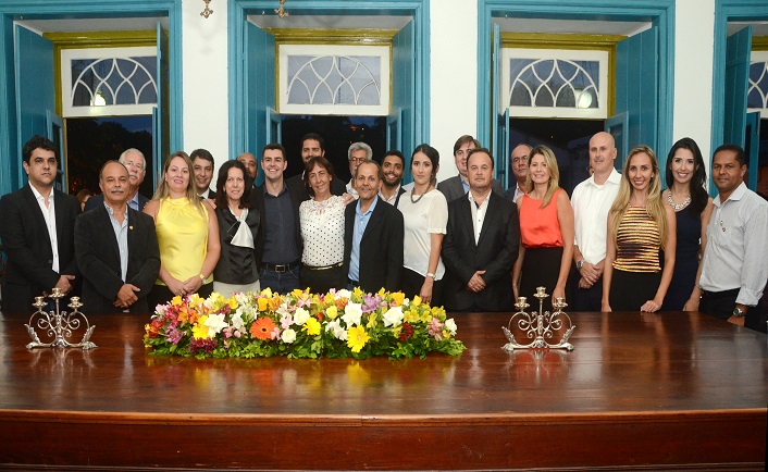 Prefeito dá posse ao secretariado em solenidade na Casa da Cultura