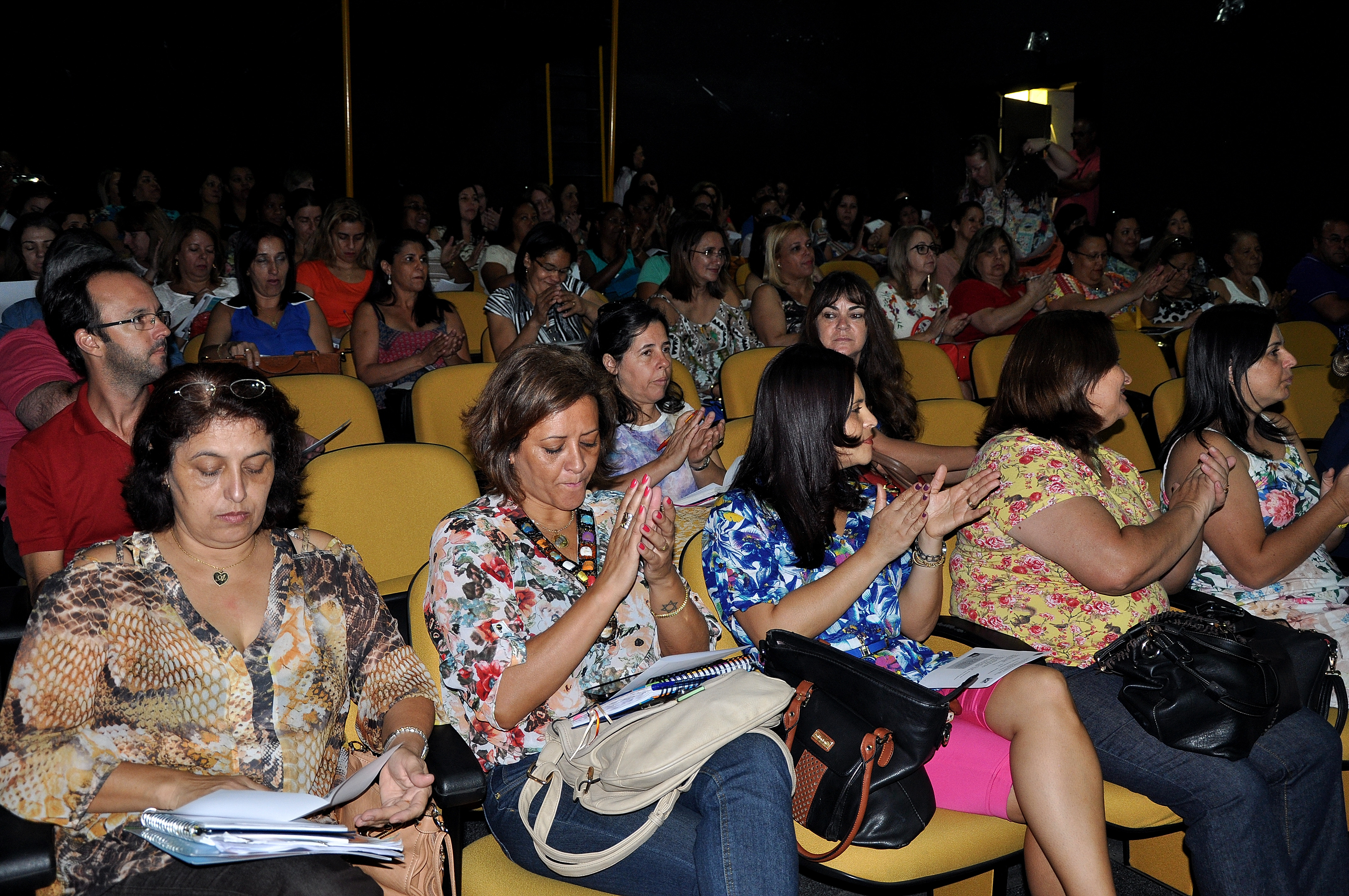 Profissionais da Educação começam o ano com encontro de formação