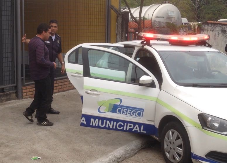 Motorista alcoolizado é detido por guardas municipais em blitz da Prefeitura de Resende