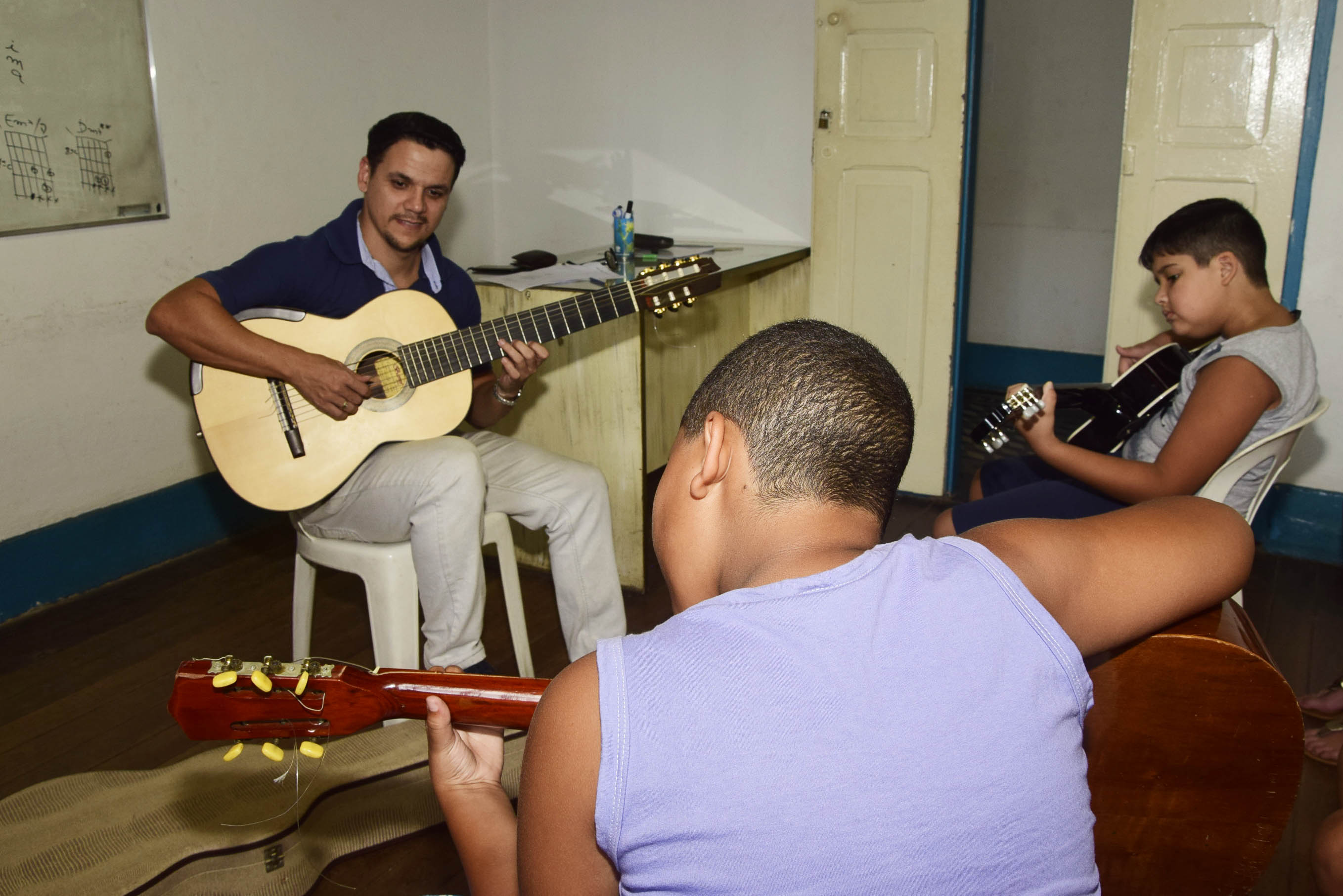 PREFEITURA PROMOVE OFICINA DE VIOLÃO E VIOLA CAIPIRA PARA MORADORES DE MAUÁ