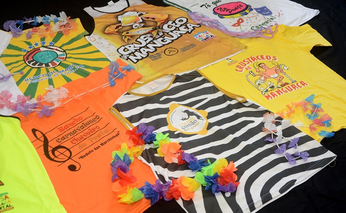 Mostra "Com que roupa eu vou?" reúne camisetas carnavalescas