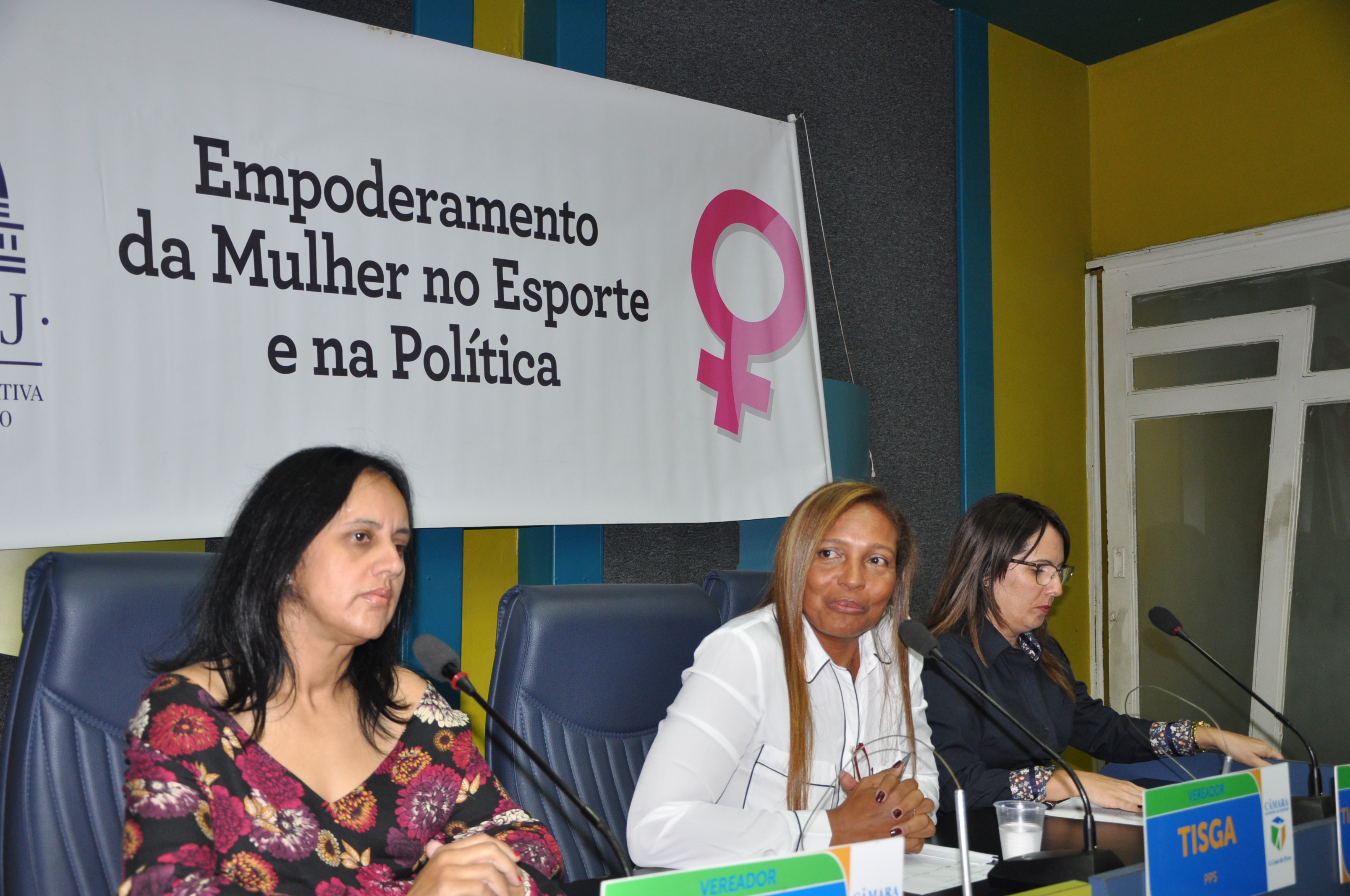 Prefeitura apresenta políticas para mulheres em audiência pública da Alerj