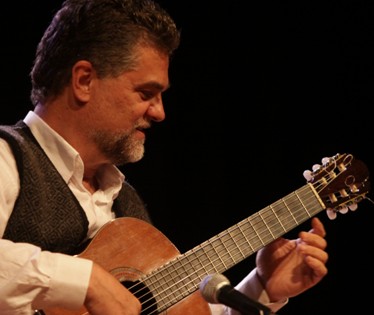 Músico Marcos Llerena realiza Master Class para violonistas