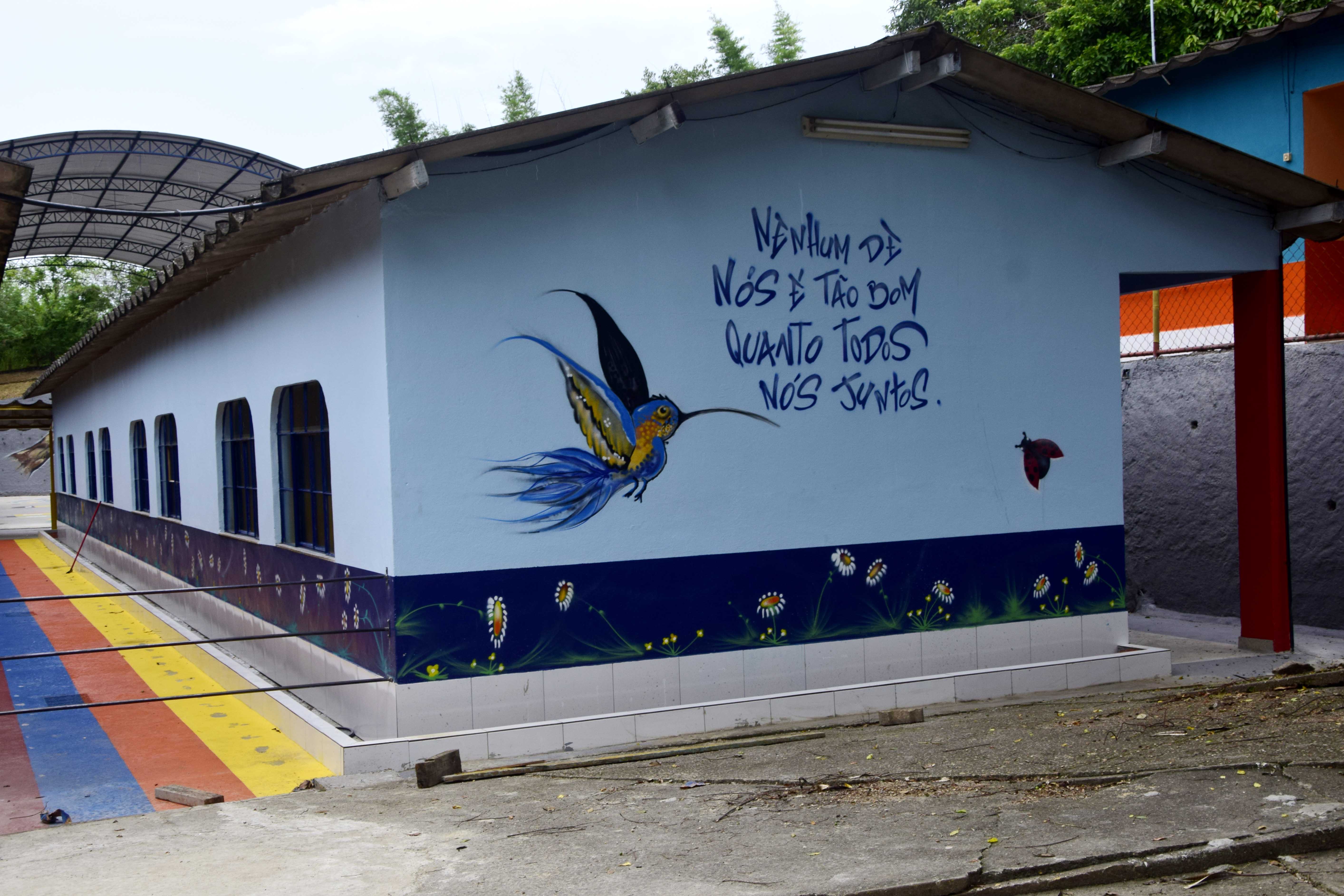 Volta às aulas com escola modernizada no bairro Cabral