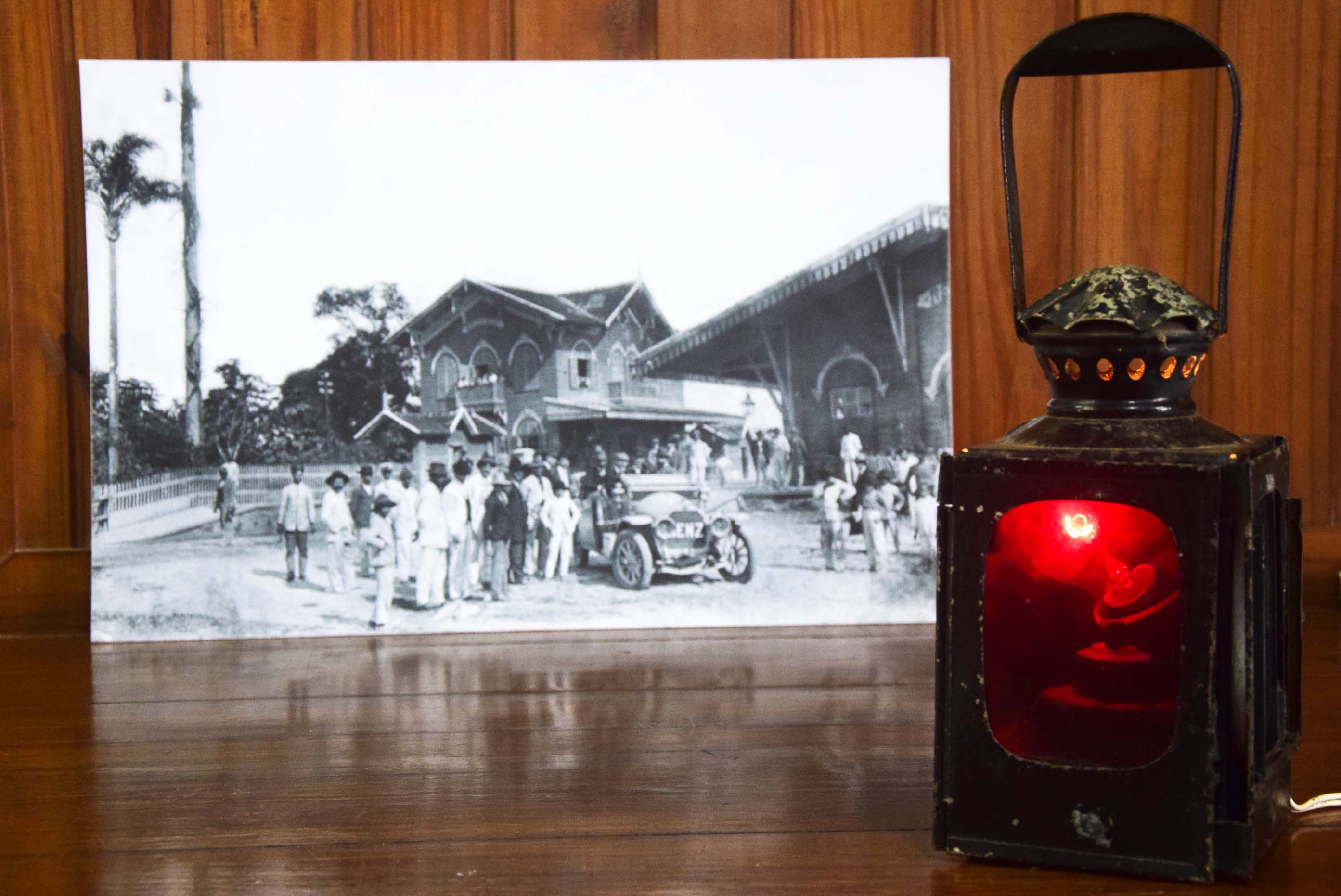 EXPOSIÇÃO “UMA VIAGEM AO PASSADO” REVELA A RIQUEZA DO UNIVERSO FERROVIÁRIO