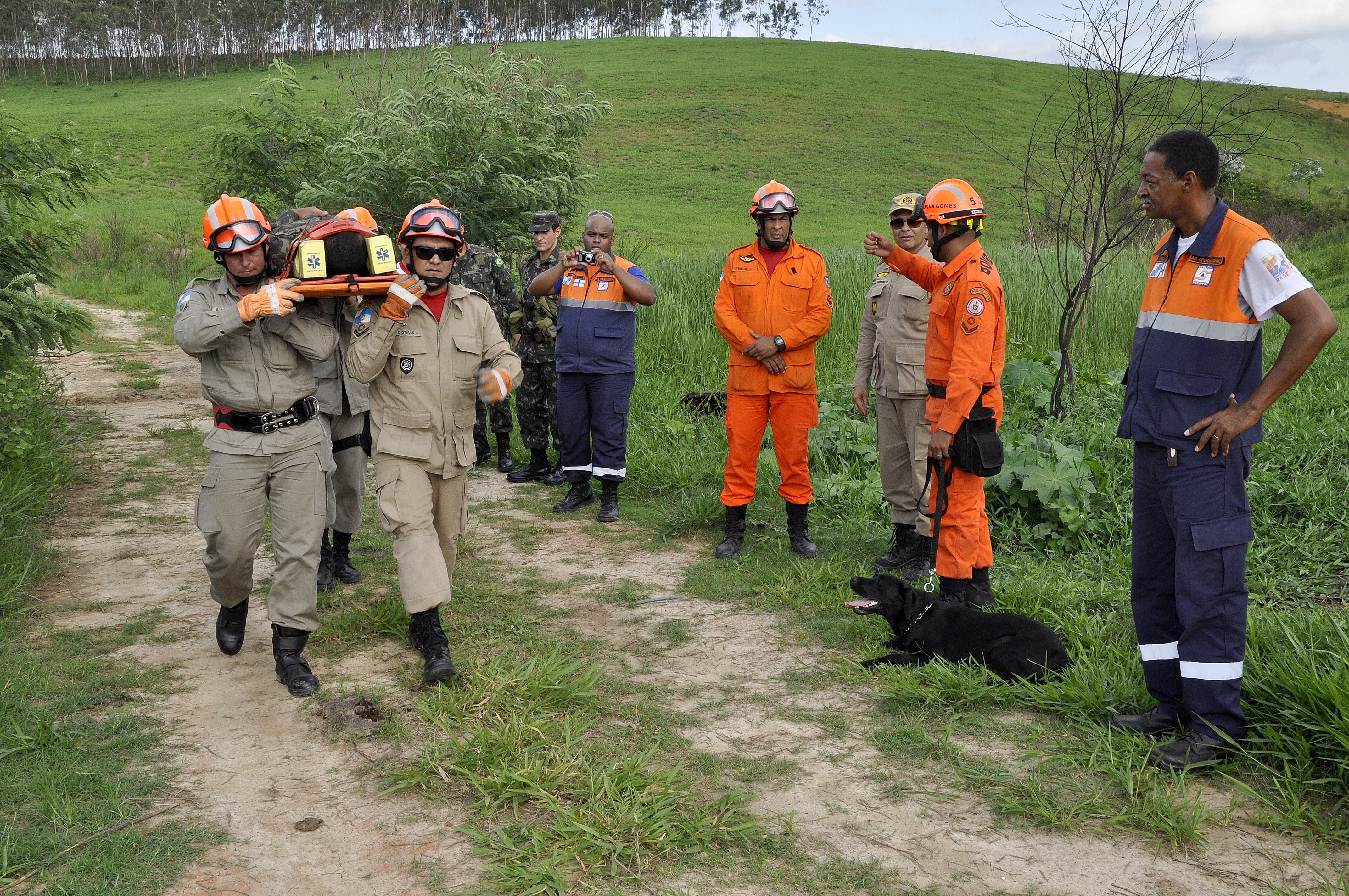 SIMULADO AVALIA AGILIDADE DE AÇÕES  EM CASOS DE DESASTRES NATURAIS EM RESENDE