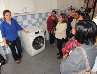 Formandas do Curso de Doméstica visitam a Casa Bombril