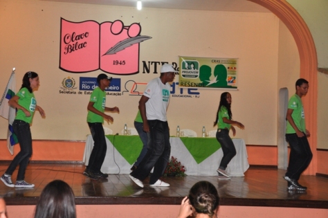 Adolescentes do Projovem participam de Colônia de Férias