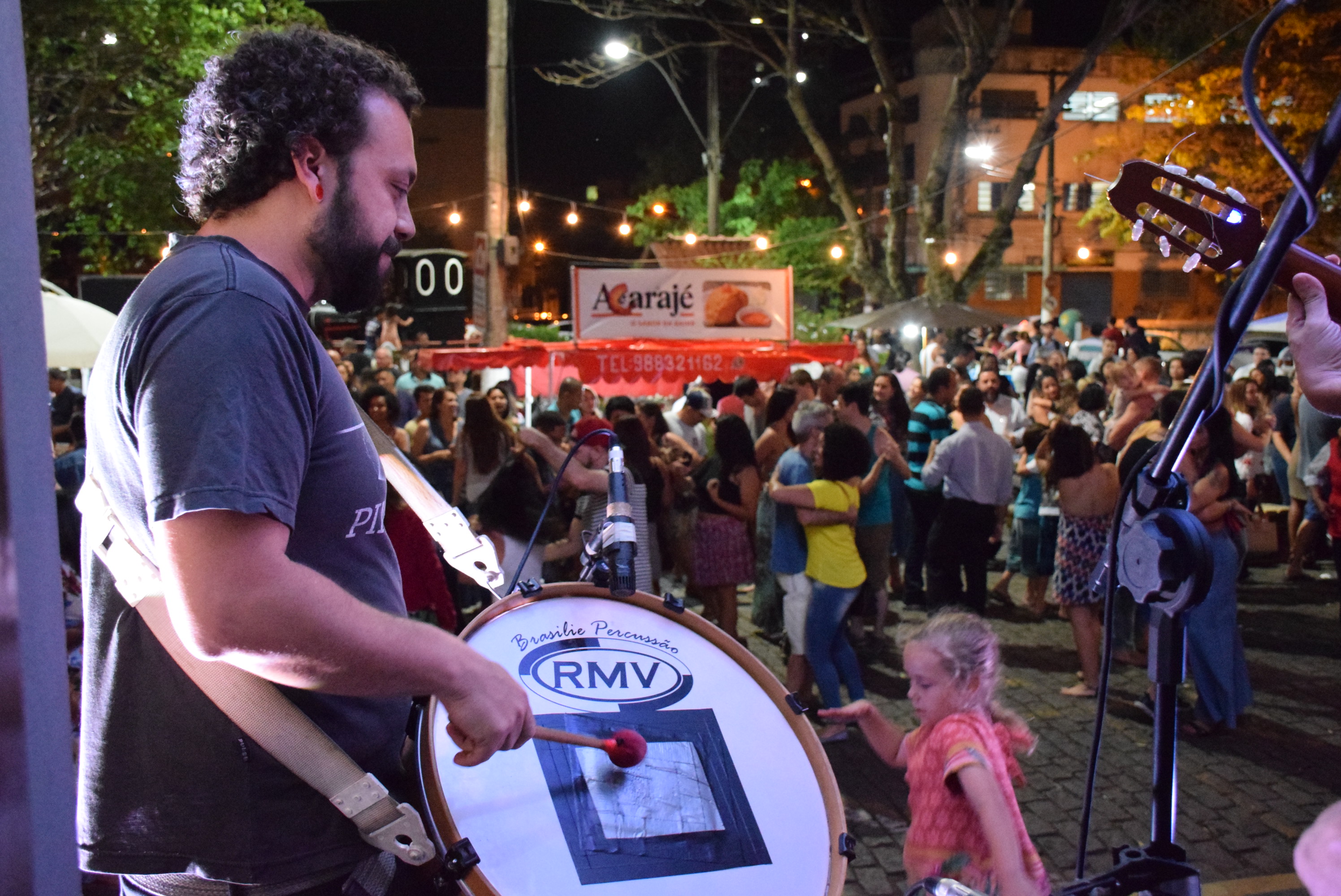 5ª edição do Happy Hour agita Praça do Trenzinho com blocos carnavalescos