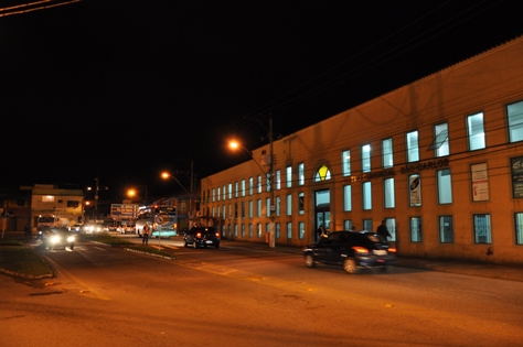 Prefeitura reforça iluminação e instala câmera próximo ao Colégio Oliveira Botelho