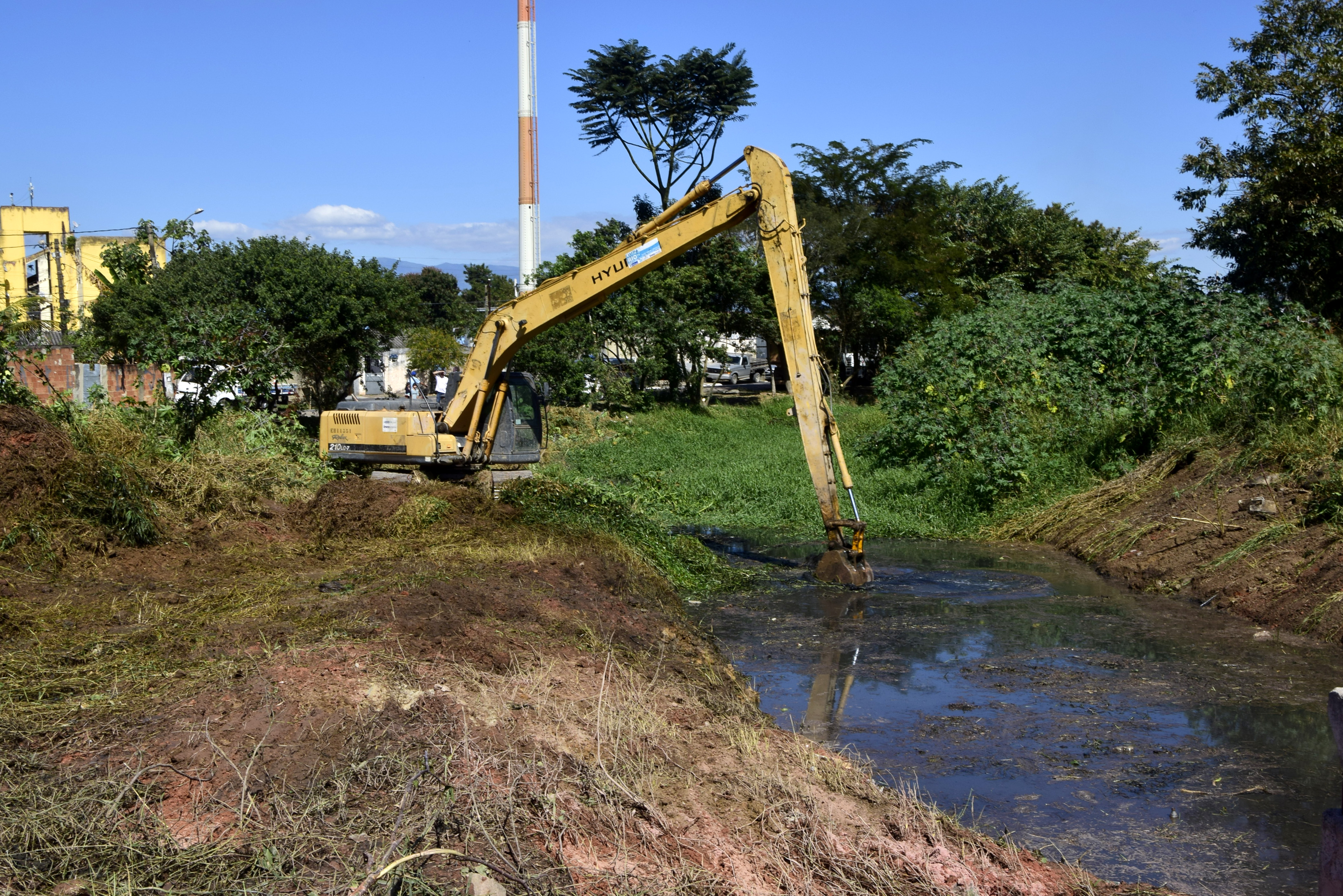 Toneladas de detritos retirados do Canal da Cidade Alegria