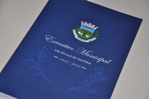 Casa da Cultura lança livro sobre 100 anos de posse do primeiro prefeito de Resende 