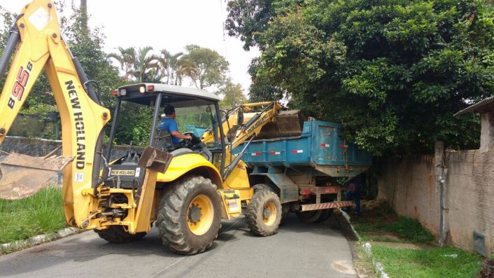 Prefeitura retira 200 toneladas  de entulho do Surubi