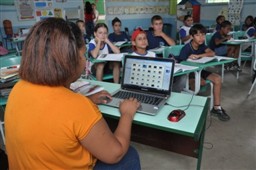 Professores concluem curso sobre uso da tecnologia em sala de aula