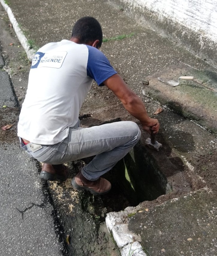 PREFEITURA FAZ LIMPEZA E REFORMA DE BUEIROS EM SÃO CAETANO