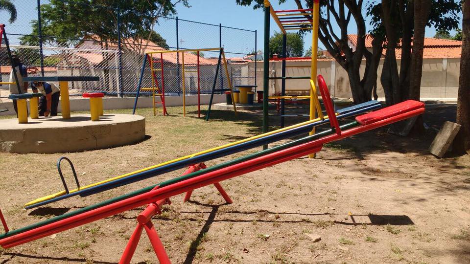 PREFEITURA ENTREGA PRAÇA NA LIBERDADE E LANÇA PROGRAMA REVITALIZA RESENDE