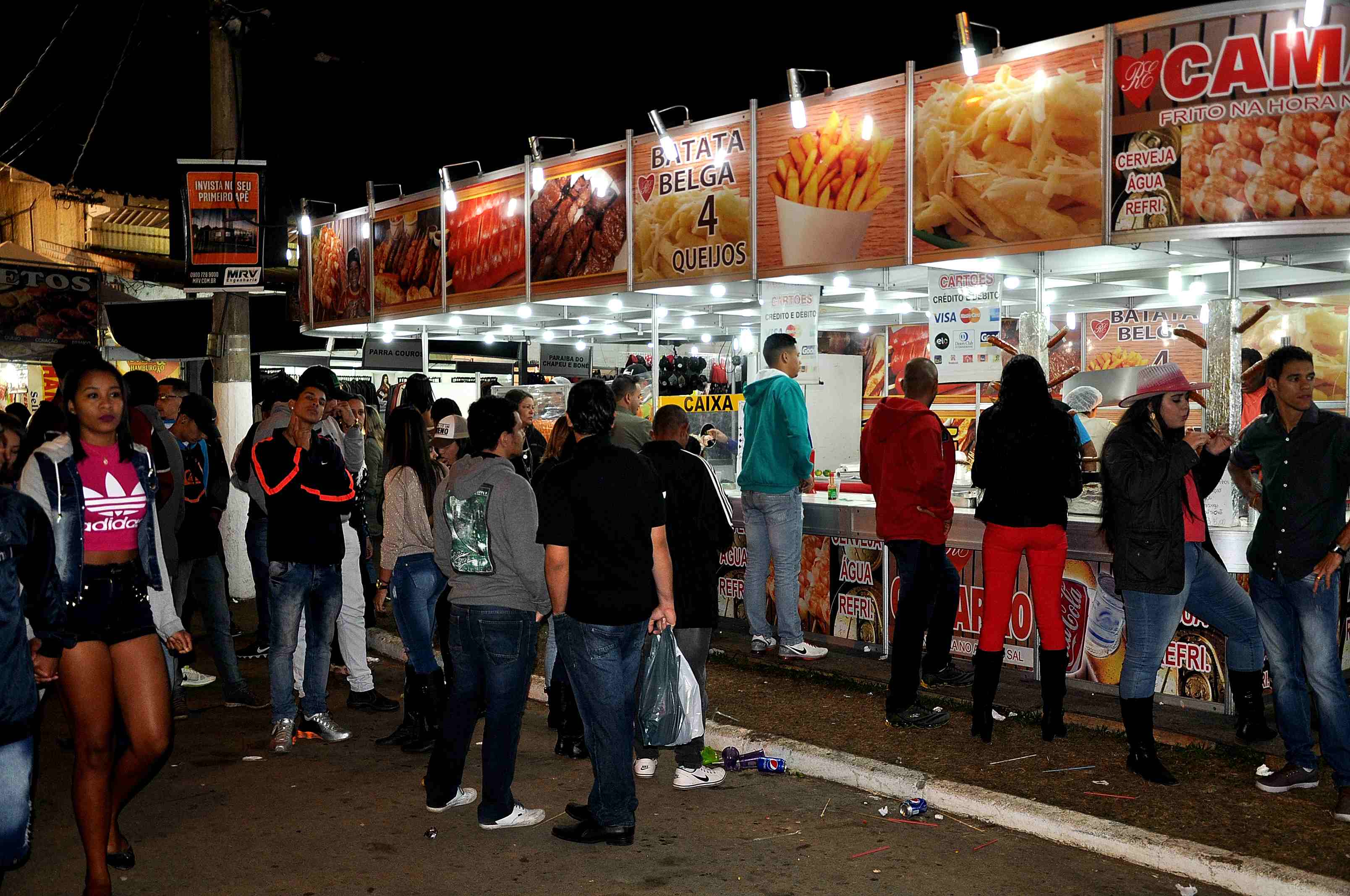 Praça da alimentação oferece mais de 60 opções aos visitantes