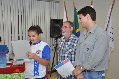 Concurso premia melhores redações de alunos de Resende