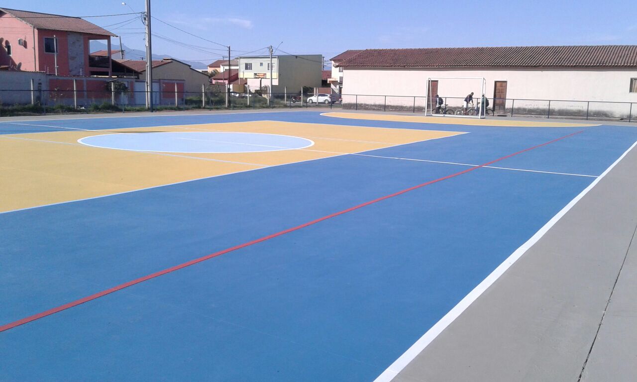 Prefeitura inaugura quadra e lança projeto Zumba nos Bairros