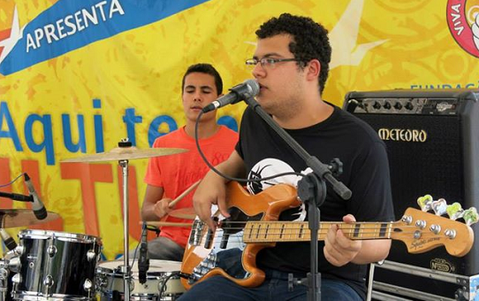 Arilene Teodoro, Diogo Senna e Banda R16 se apresentam neste fim de semana