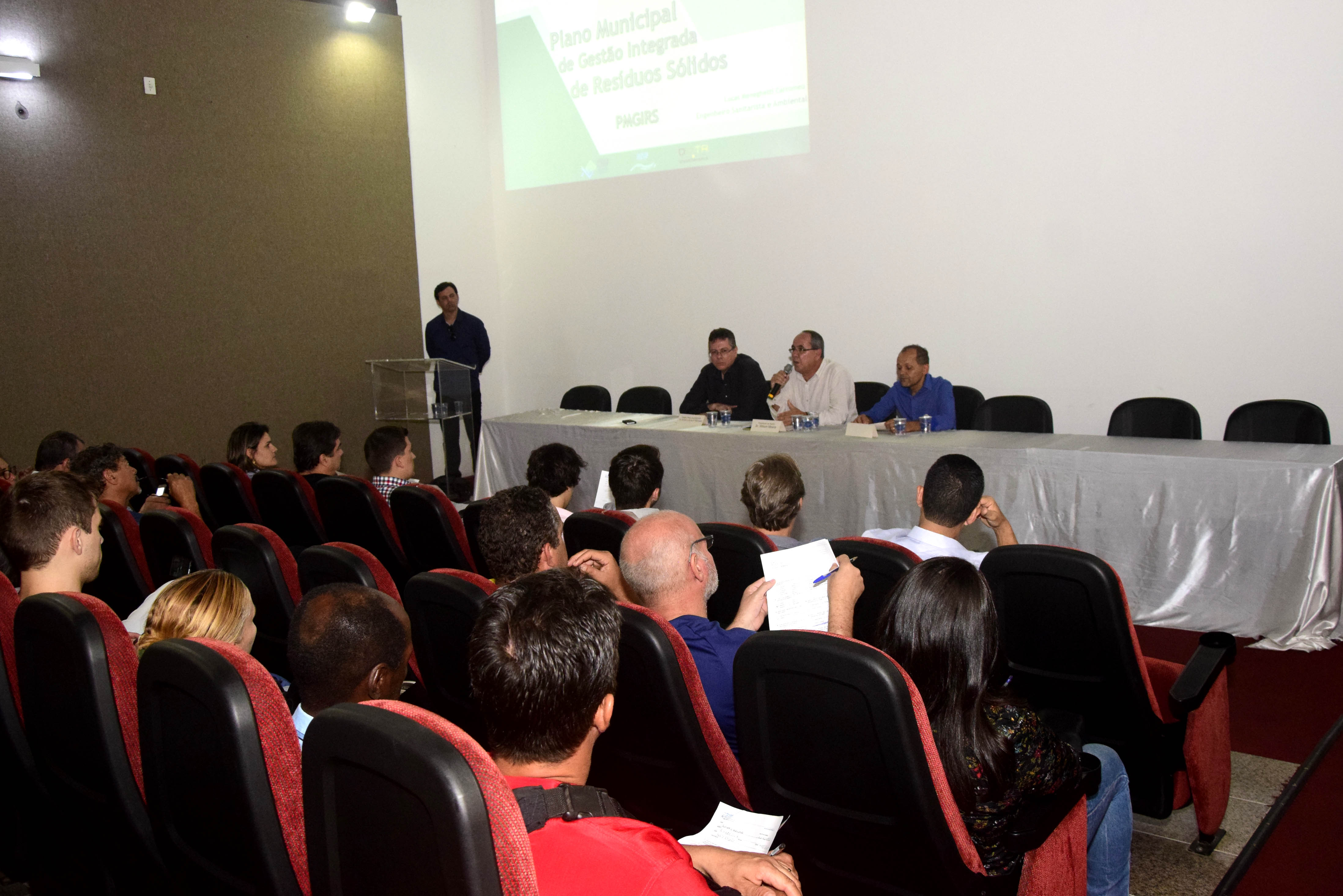 OFICINA PÚBLICA VAI DEBATER PLANO MUNICIPAL DE GESTÃO DE RESÍDUOS SÓLIDOS