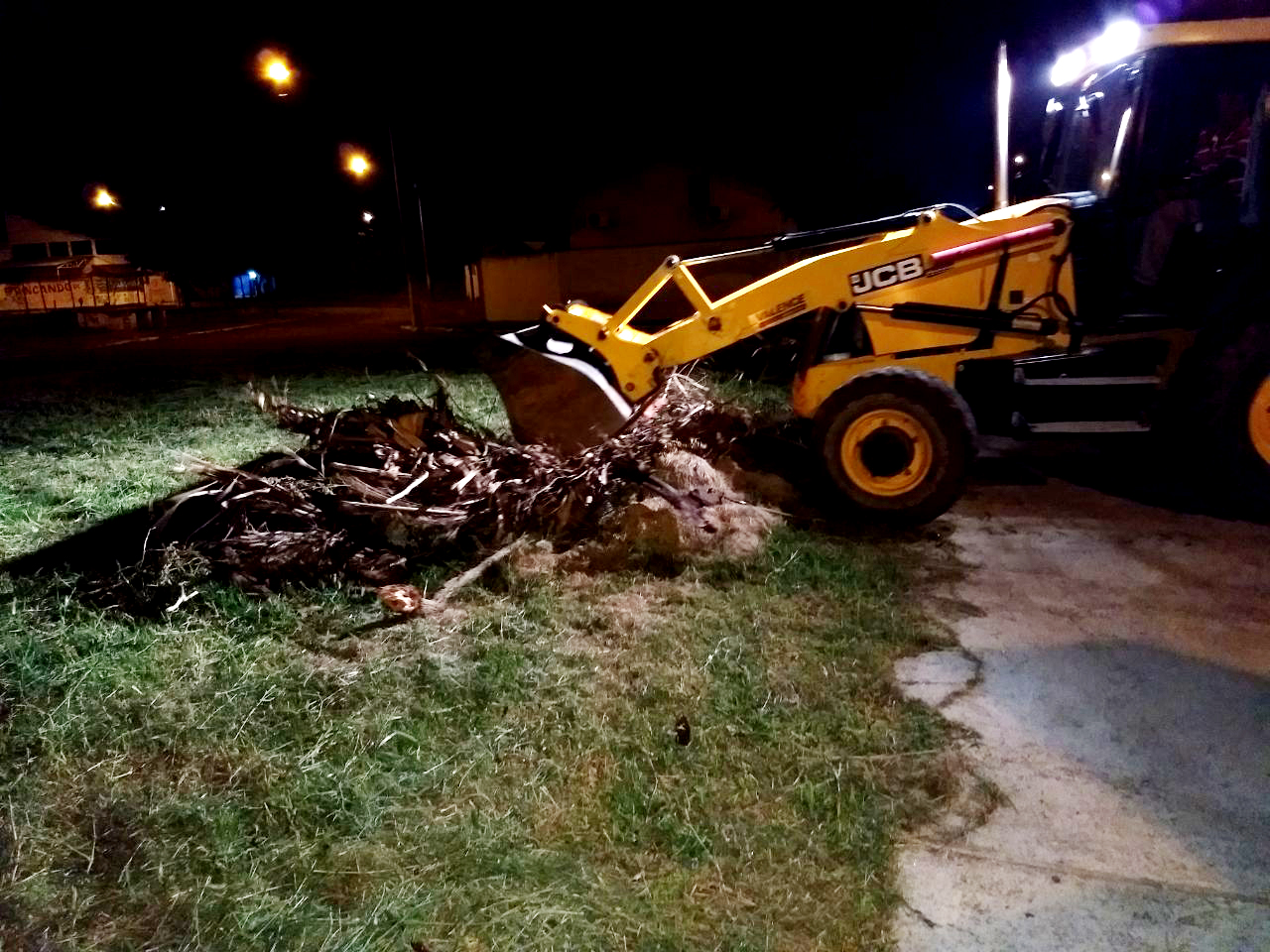 PREFEITURA RETIRA MAIS DE 840 TONELADAS DE ENTULHO DAS RUAS DA CIDADE