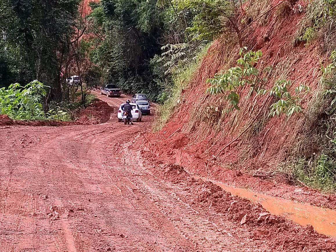 LIBERADA PARA VEÍCULOS LEVES, SERRA DO EME CONTINUA PASSANDO POR SERVIÇOS DE LIMPEZA