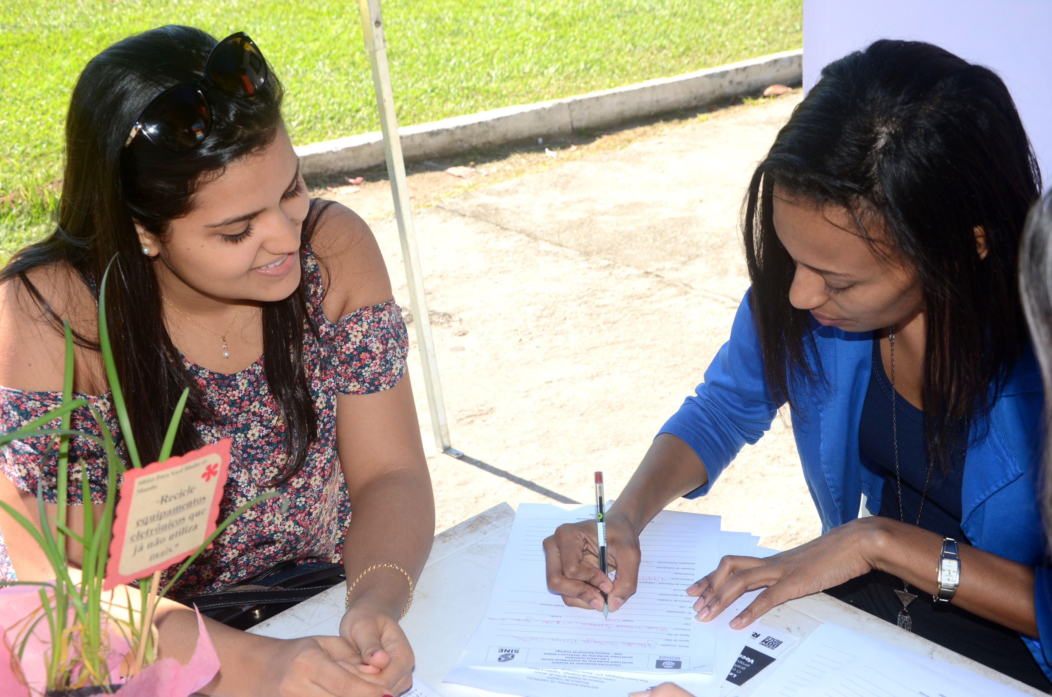 Consultoria para confecção de currículos no Domingo no Parque