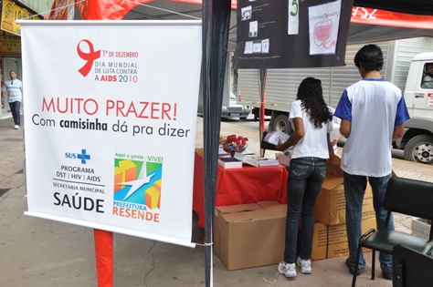 Secretaria de Saúde realiza atividade no Calçadão para marcar Dia Mundial de Luta contra a Aids