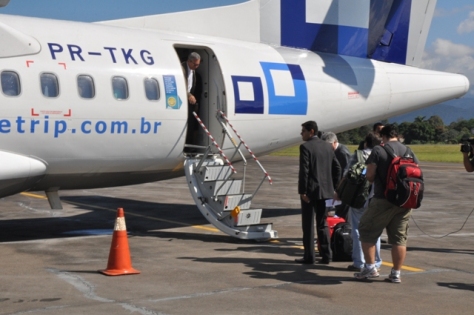 Secretaria de Indústria discute implantação de novos voos da TRIP em Resende 