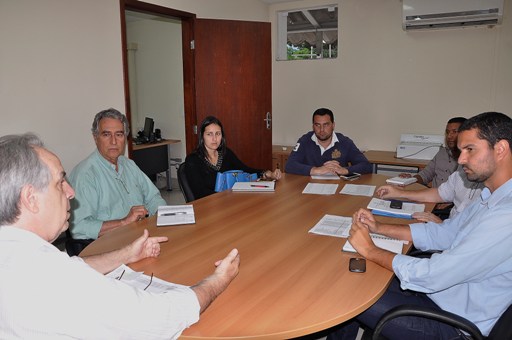 Equipes do atual governo e do prefeito eleito realizam primeira reunião
