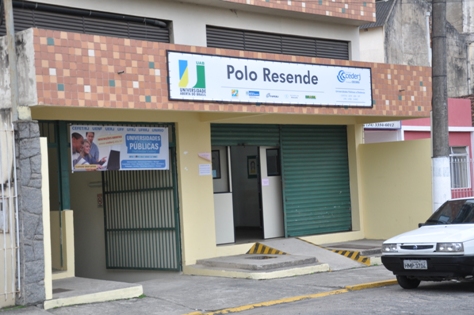 Rechuan e Pezão participam de inauguração de nova sede do Polo do Cederj