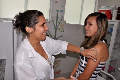 Vacinação contra HPV continua em todas as unidades de saúde 