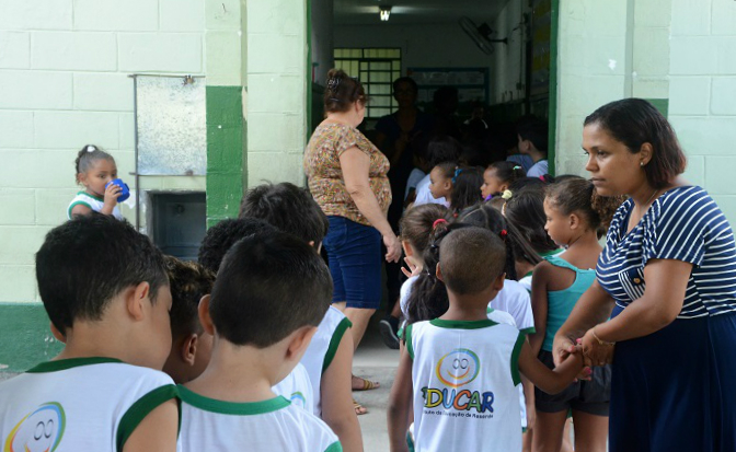 Mais de 14 mil alunos voltam às aulas em Resende