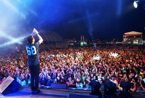 Grupo gospel Renascer Praise abre 48ª Exapicor Família