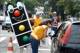 Programa prevê ações para motoristas e pedestres