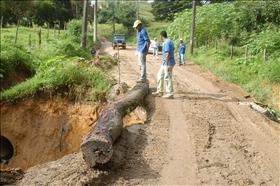 Prefeitura realiza reparos em mais 2 estradas rurais